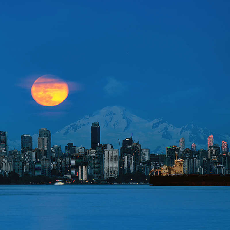 Cityscape of Vancouver, Washington with Mt baker in the background